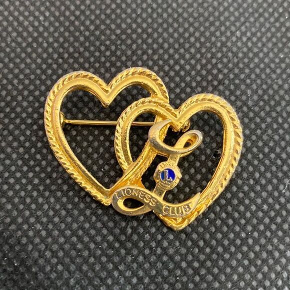 Lioness Club Double Heart Brooch - Picture 1 of 4